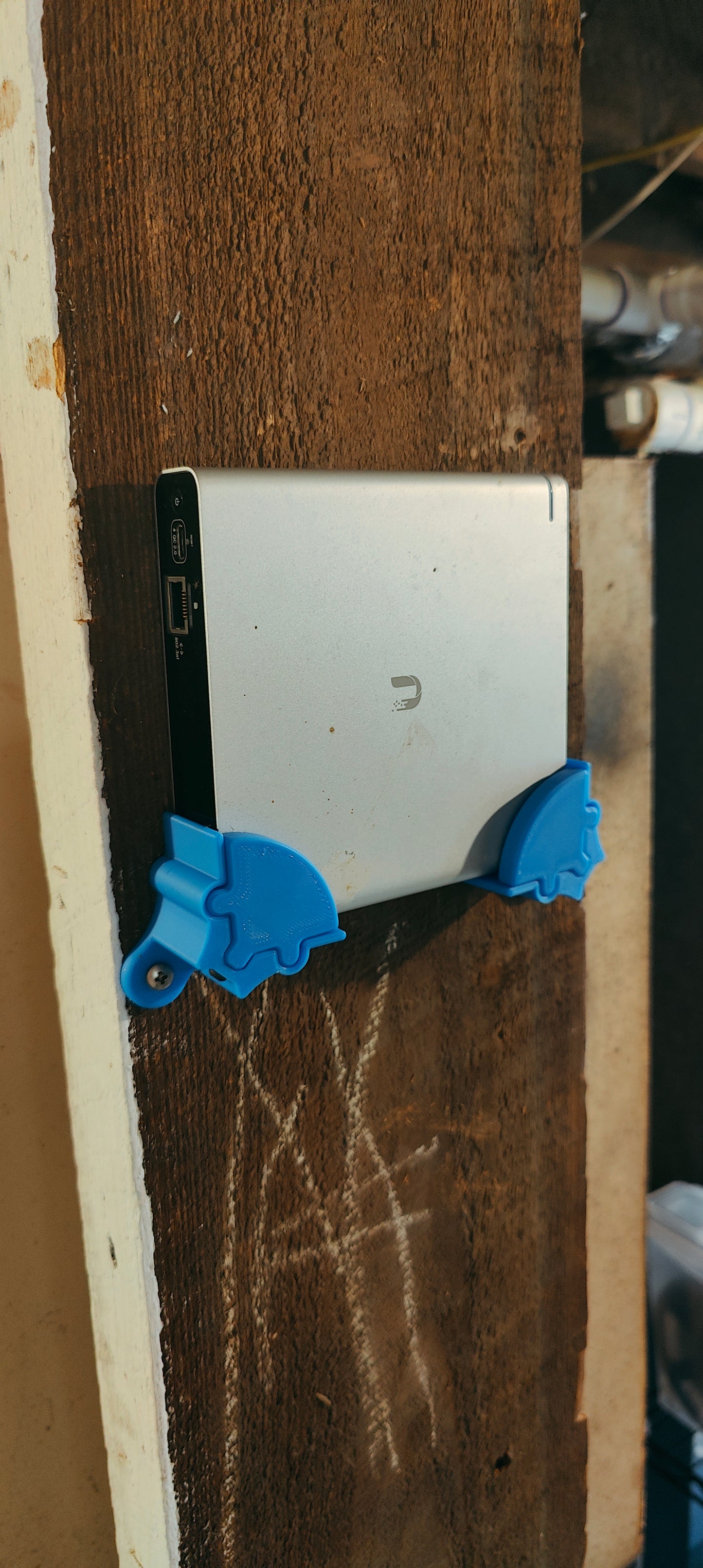 UDM-Universal Device Mount